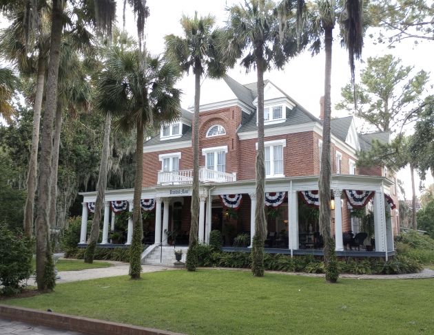 Wide shot of Brunswick Manor, now a B&B